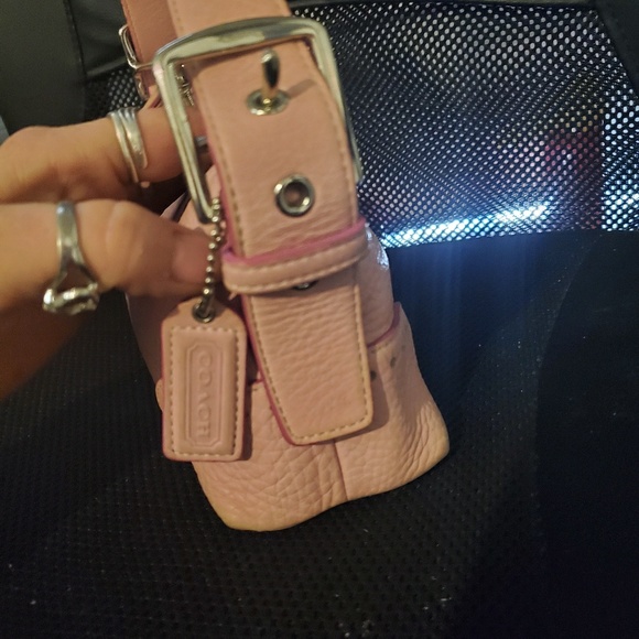 Coach - Picture 5 of 6